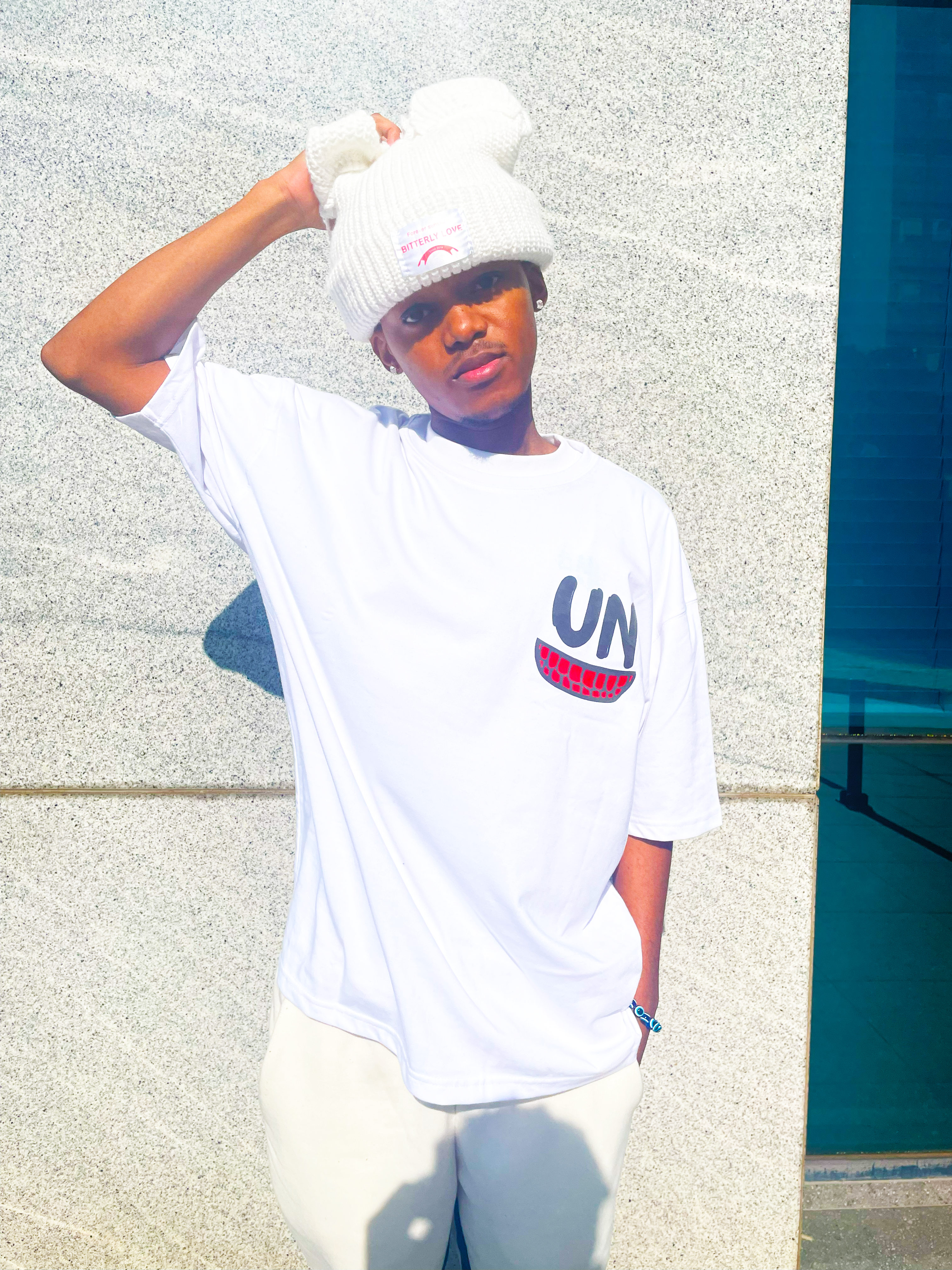 UNCOMMON "KEEP SMILING" TEE