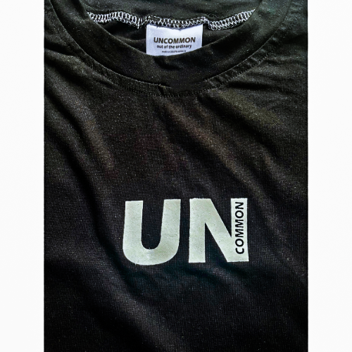UN TEE - BLACK